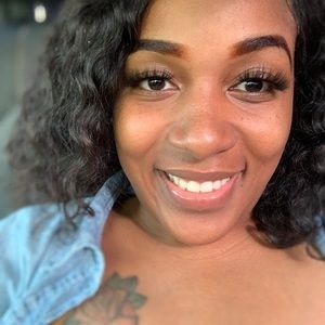 Meet your Posher, Yvette